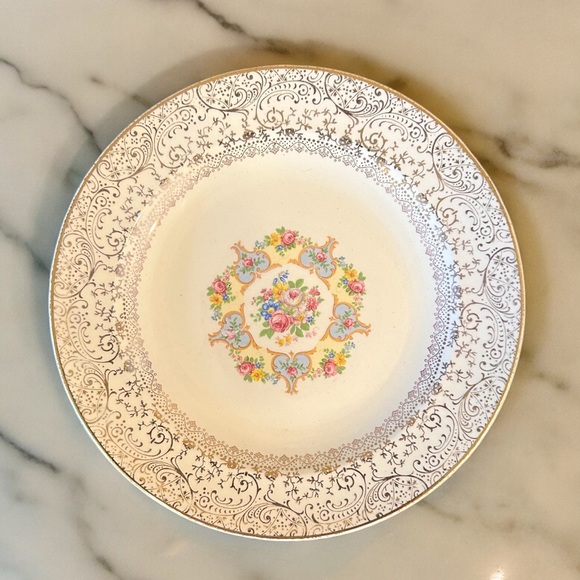 Warranted 22K Liberty Gold Fine China Dishes (16 pc) - Picture 11 of 16